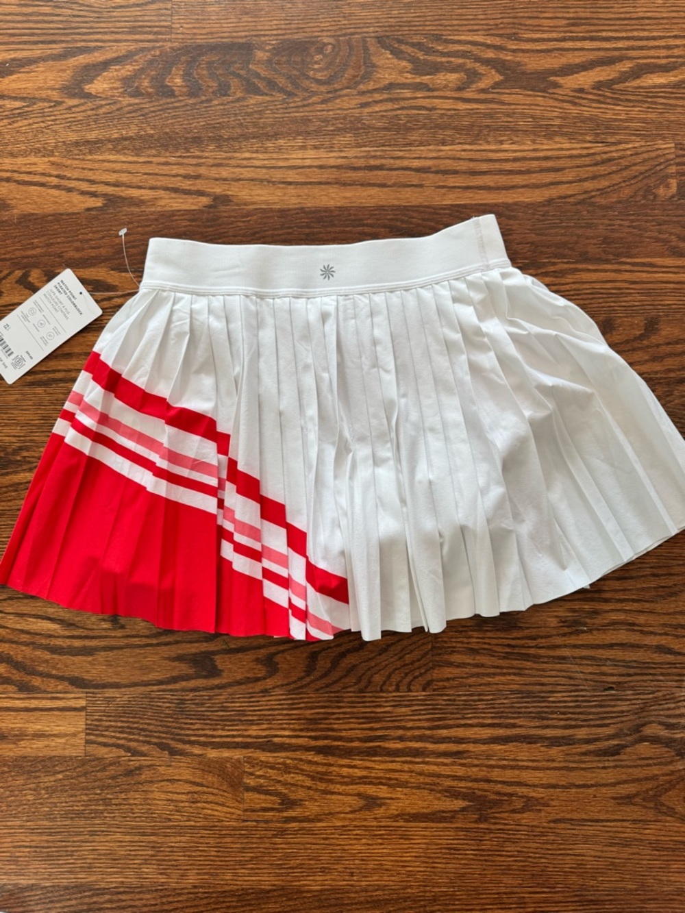 Women’s White and Red Pleated Tennise Skirt - Picture 3 of 4